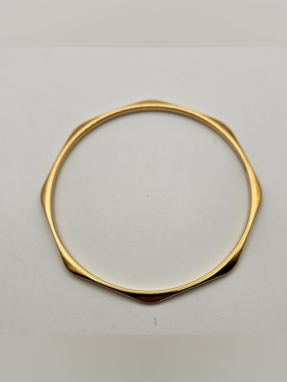 Monet Vintage Gold Tone Wavy Hexagon Geometric Slip On Bangle Bracelet Size S